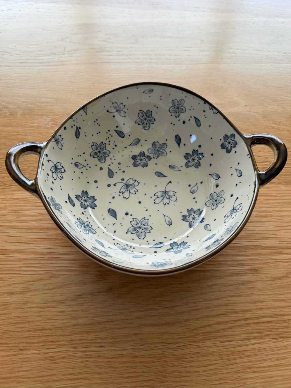 New! Japanese Ceramic Noodle Bowl With Handle in Blue Floral 24oz - Picture 2 of 5